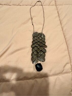 Elegant Black Scale Pendant Necklace - Unbranded